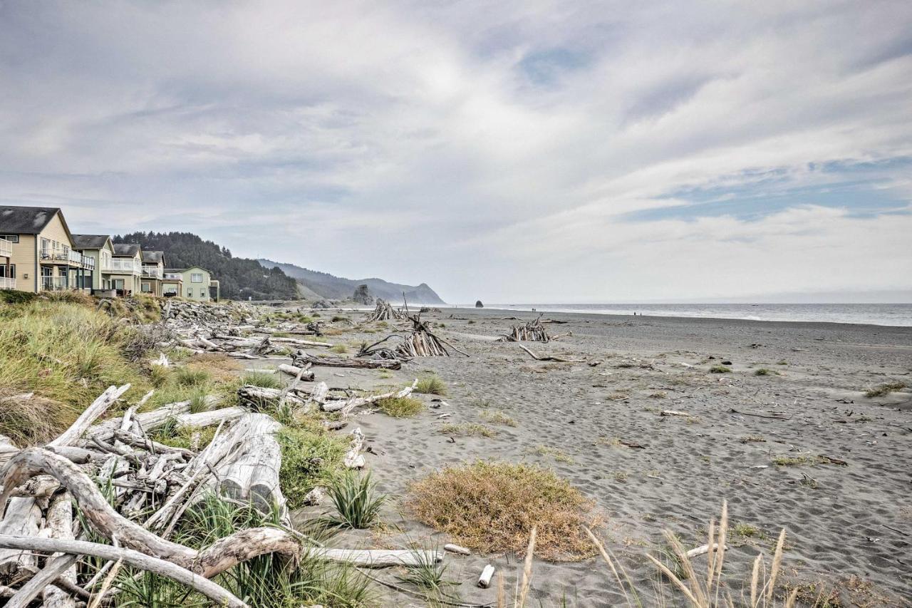 Quiet Waterfront Escape With Hot Tub And Beach Access! Gold Beach Exteriér fotografie