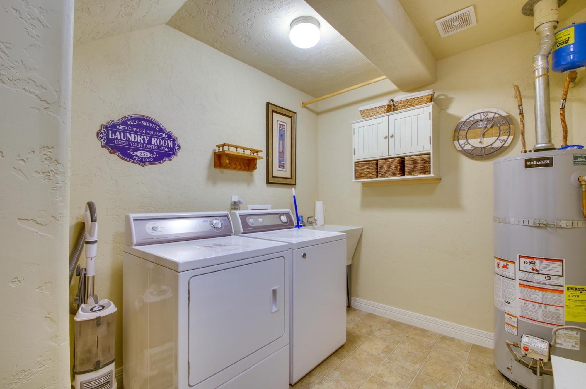 Quiet Waterfront Escape With Hot Tub And Beach Access! Gold Beach Exteriér fotografie