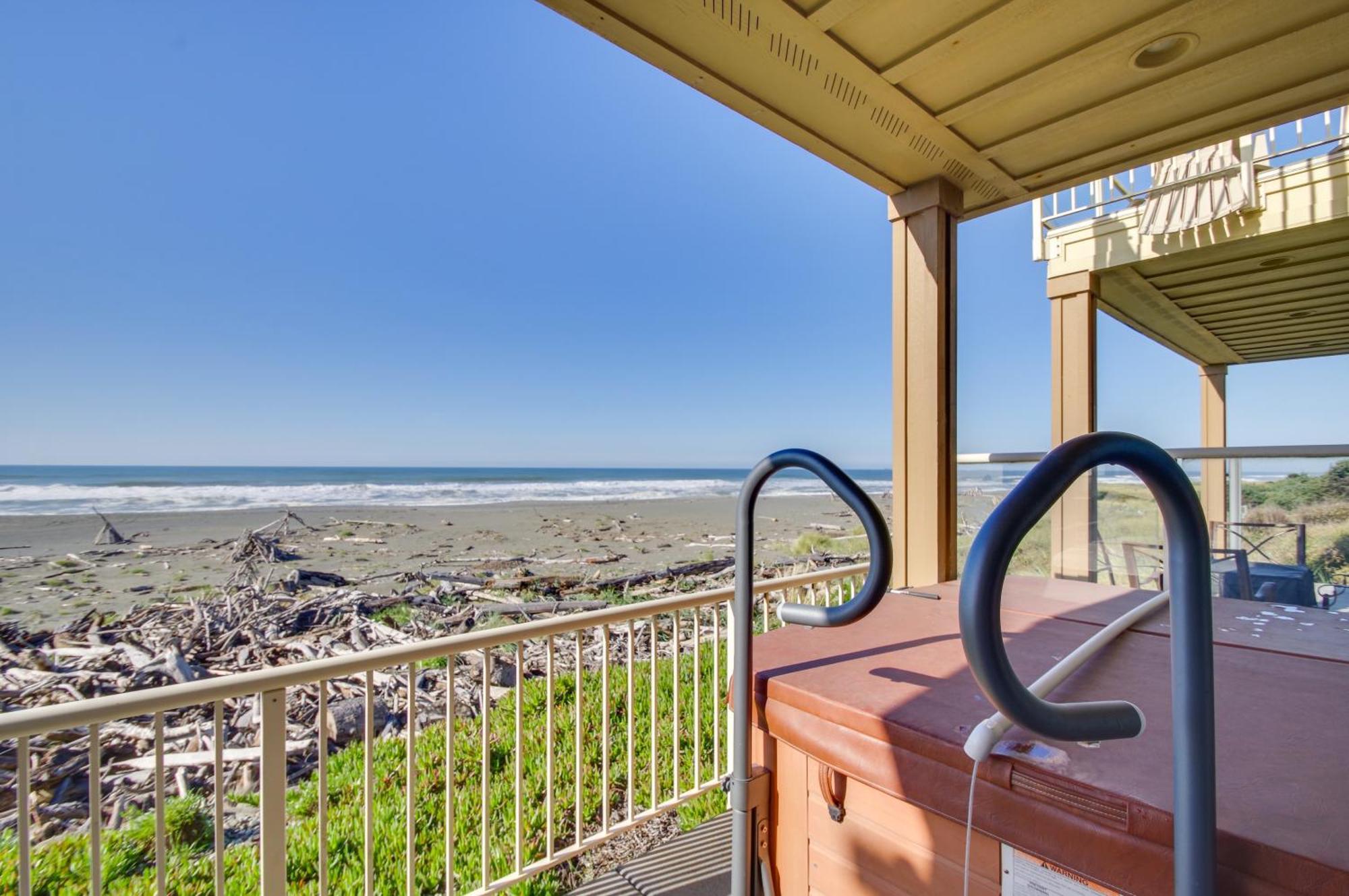 Quiet Waterfront Escape With Hot Tub And Beach Access! Gold Beach Exteriér fotografie