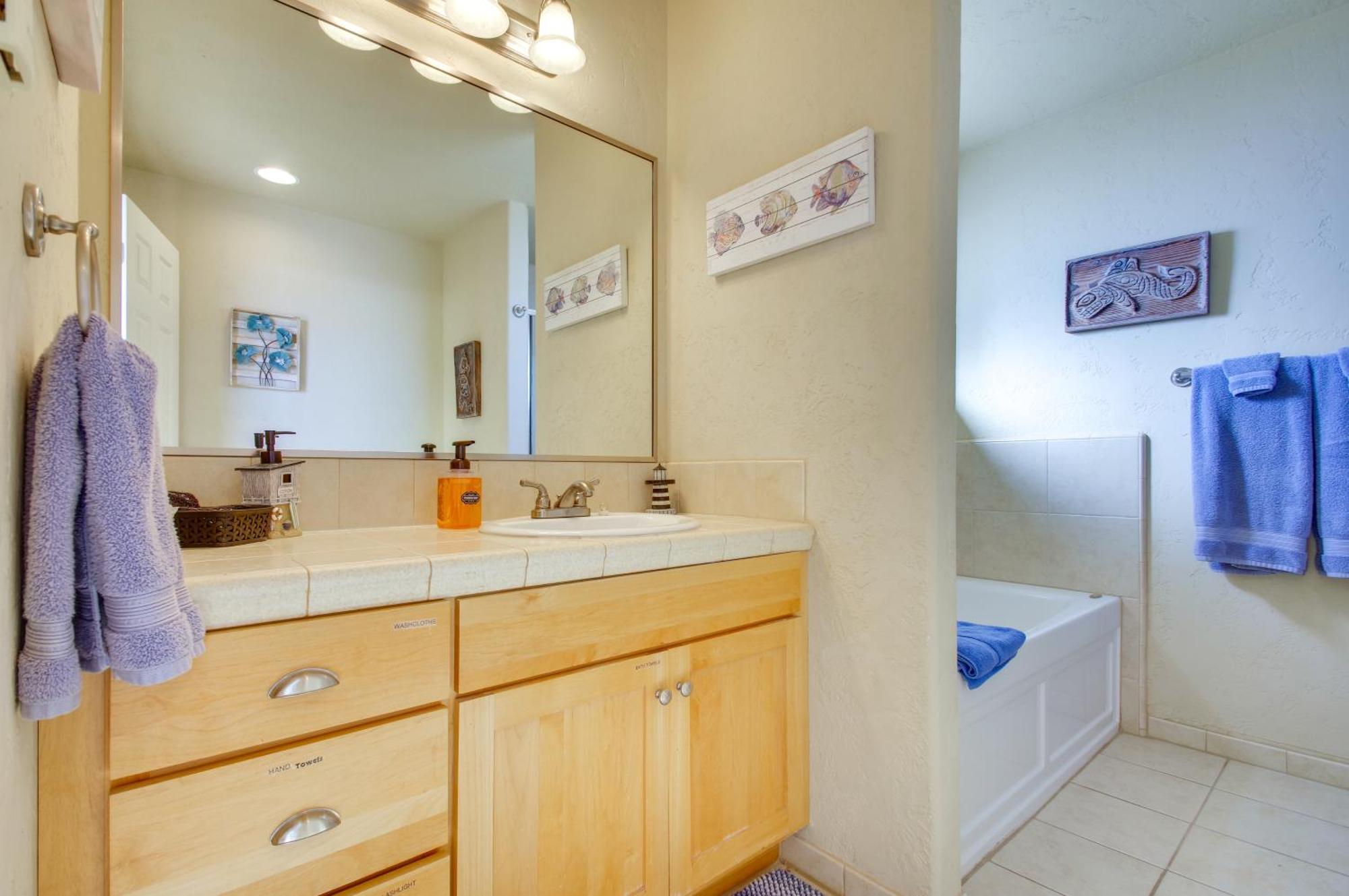 Quiet Waterfront Escape With Hot Tub And Beach Access! Gold Beach Exteriér fotografie