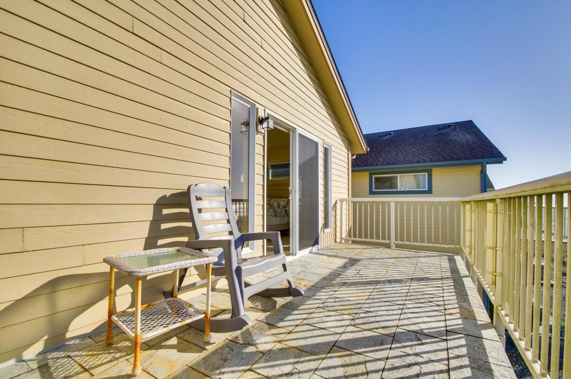 Quiet Waterfront Escape With Hot Tub And Beach Access! Gold Beach Exteriér fotografie