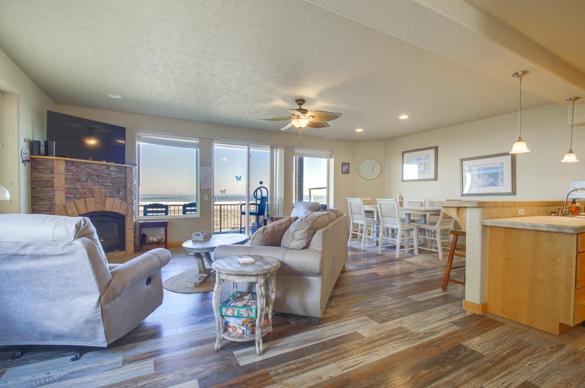 Quiet Waterfront Escape With Hot Tub And Beach Access! Gold Beach Exteriér fotografie